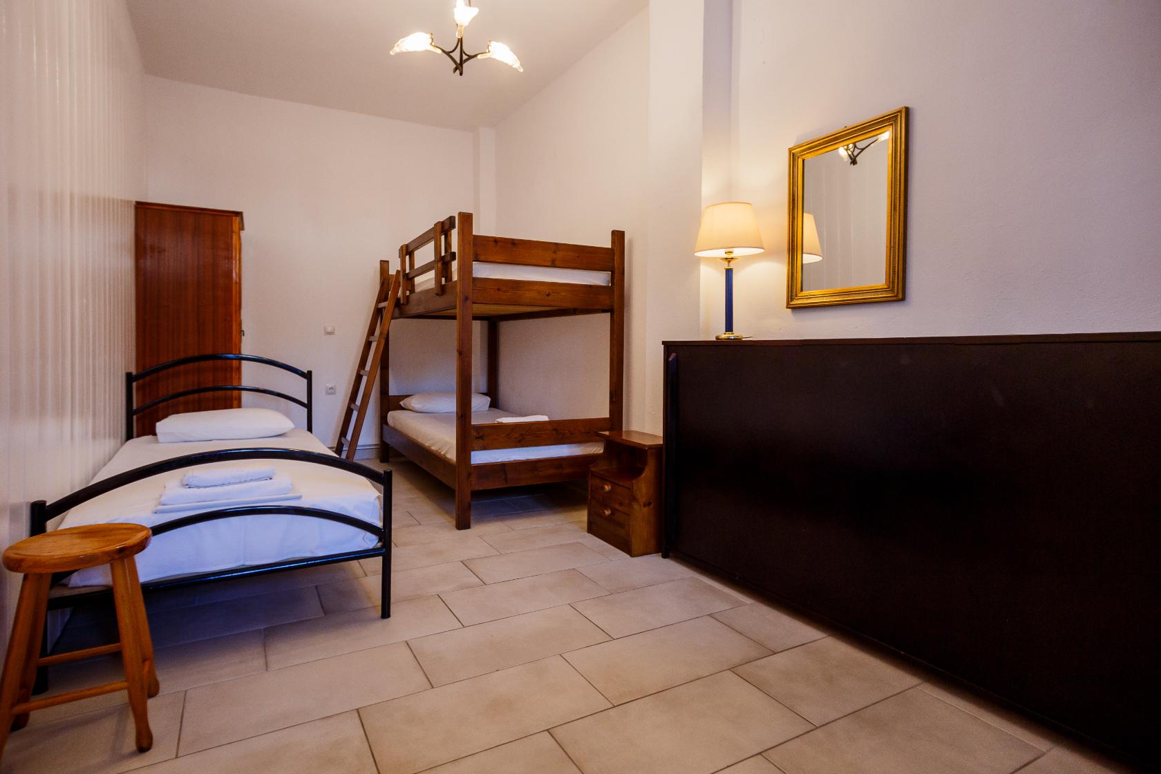 family room to konaki