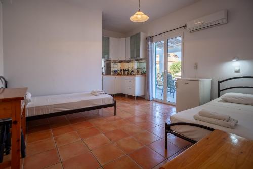 alikes alykes to konaki Zakynthos