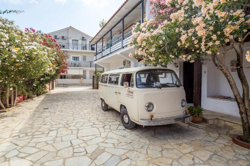 alikes alykes to konaki Zakynthos